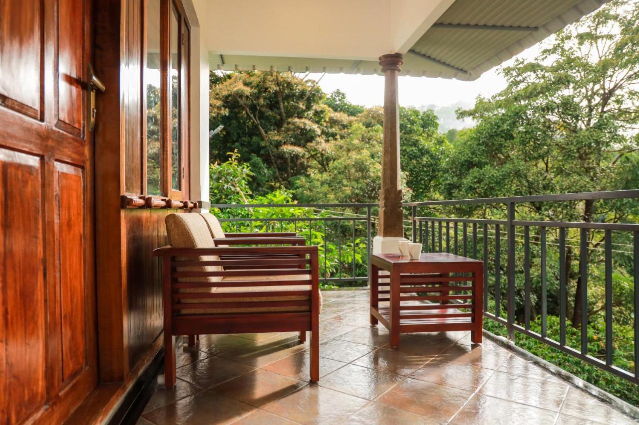 Golden Fern Resort Kanthalloor Exteriör bild