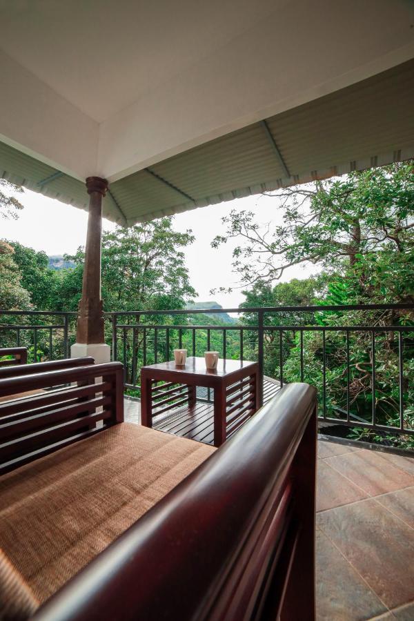 Golden Fern Resort Kanthalloor Exteriör bild