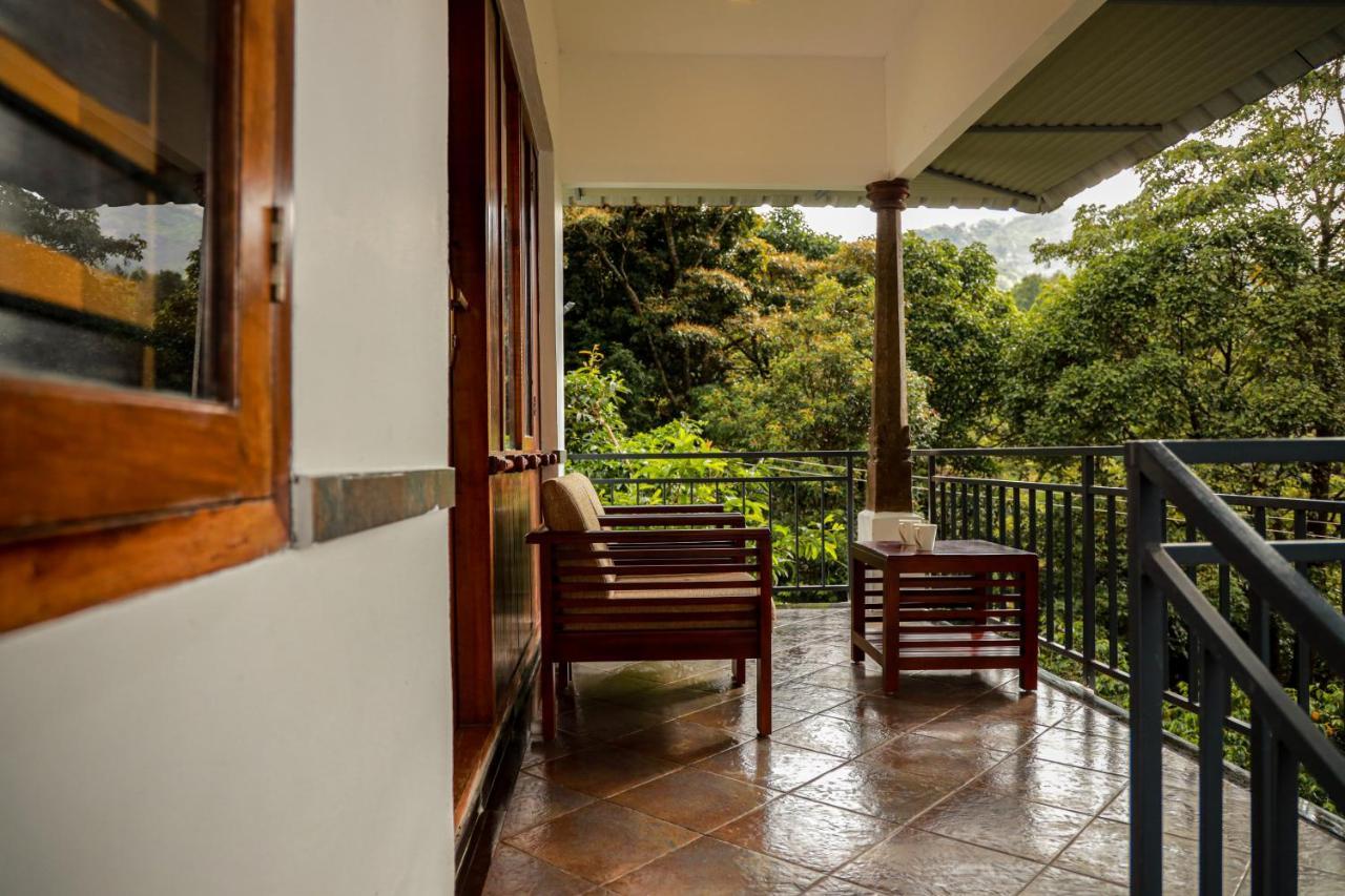 Golden Fern Resort Kanthalloor Exteriör bild