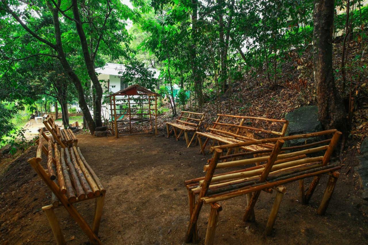 Golden Fern Resort Kanthalloor Exteriör bild